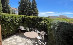Charmant Studio avec terrasse et parking à Vence